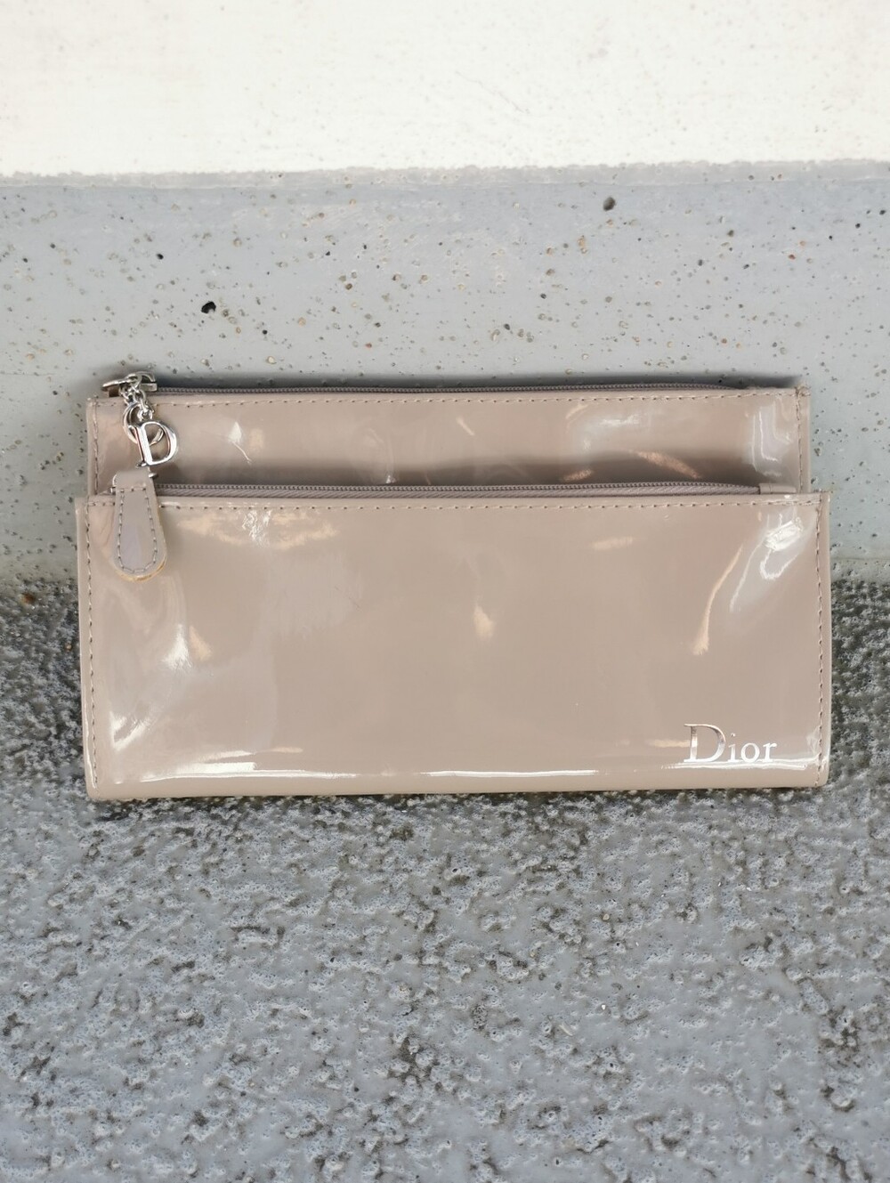 Dior Beauty Nude Patent Multi-Compartment Pouch Wallet Silver D Charm